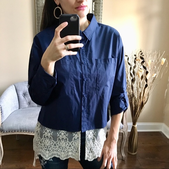 β¨BUTTON DOWN TOP - Picture 2 of 8